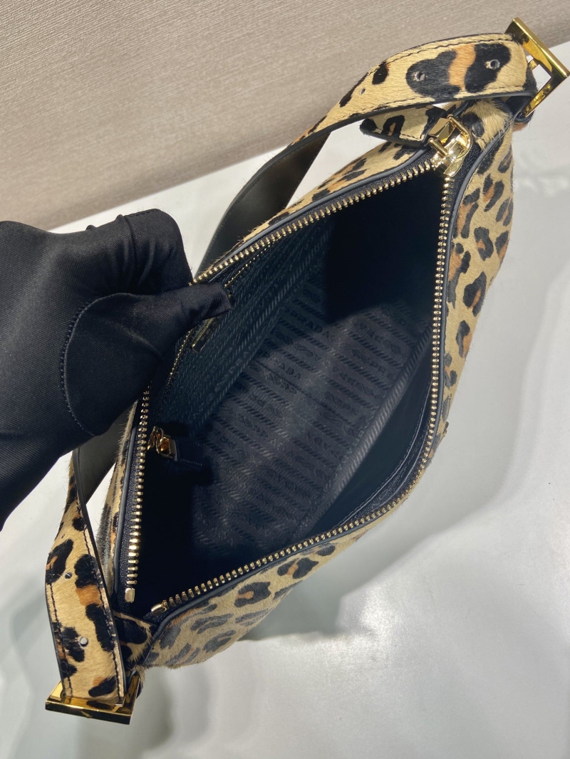 Pra*a hobo bags